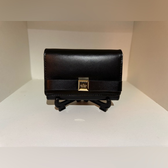 kate spade Accessories - Kate Spade Darla Montford Park Smooth Black Leather Key Wallet